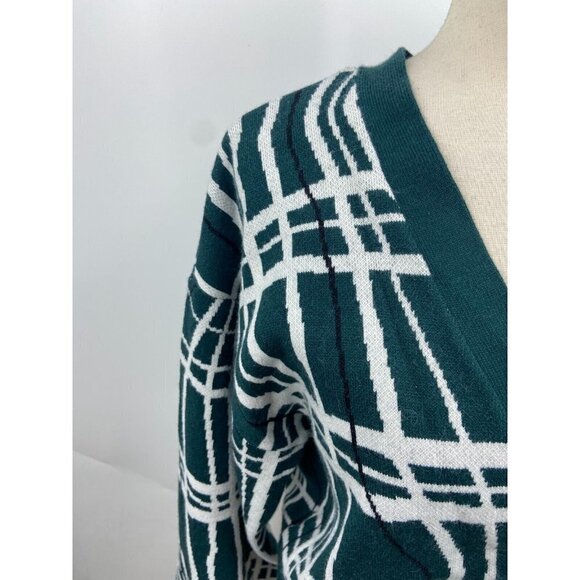 BCBGeneration Cropped Plaid Button Front Cardigan Whimsical Plaid Size M NWT - Picture 4 of 13